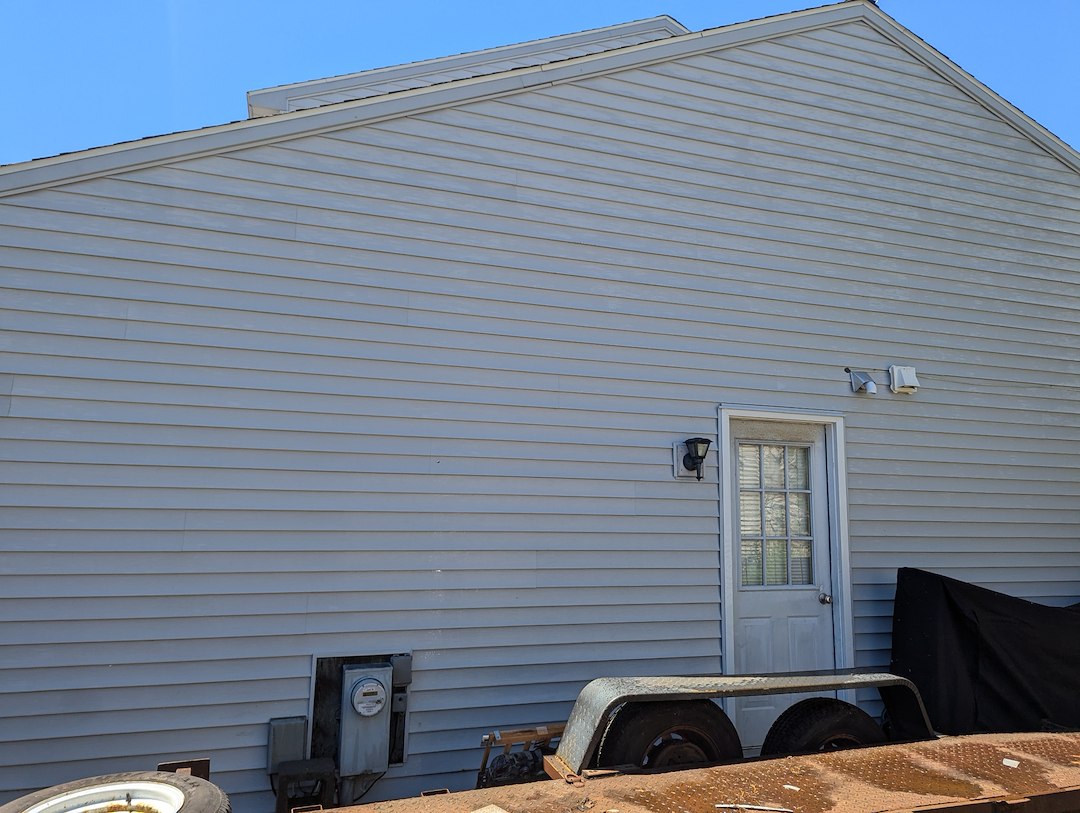 House Washing in Cicero, New York. Lichen removal Thumbnail